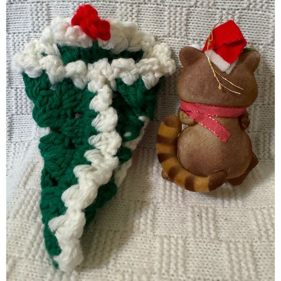 VTG Flocked Christmas Raccoon in Handmade Crochet Pouch in Red, Green & White - Picture 6 of 8